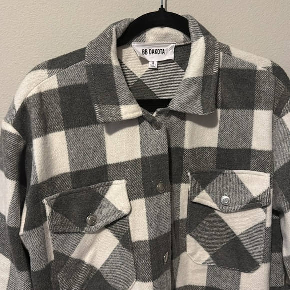 BB DAKOTA Buffalo Plaid Jacket Womens Sm Oversized Buttons Pockets Soft EUC - Picture 2 of 9